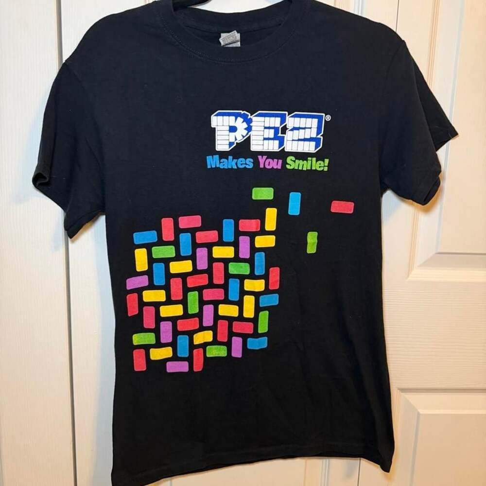 Gildan PEZ Makes You Smile Graphic T-Shirt
